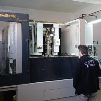 Bursa tel erozyon kesim makinesi ile hassas metal işleme